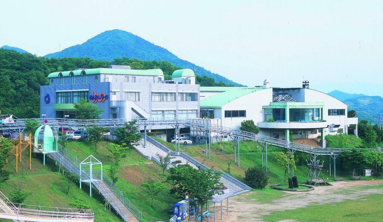 Michi No Eki Fureai Park Mino Hotel Mitoyo Eksteriør billede